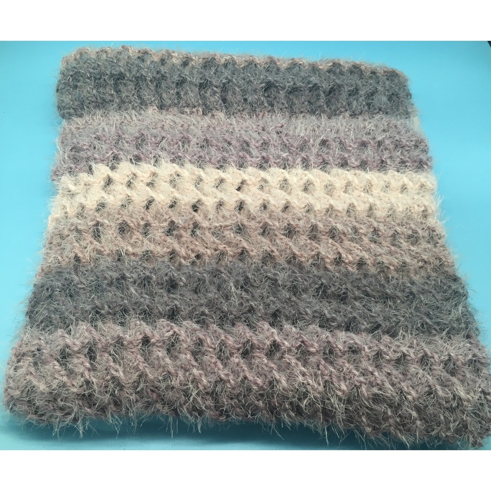 Hand Made infinity Scarf, 58% Acrylic 42% nylon. Soft warm and cuddly - Picture 5 of 5